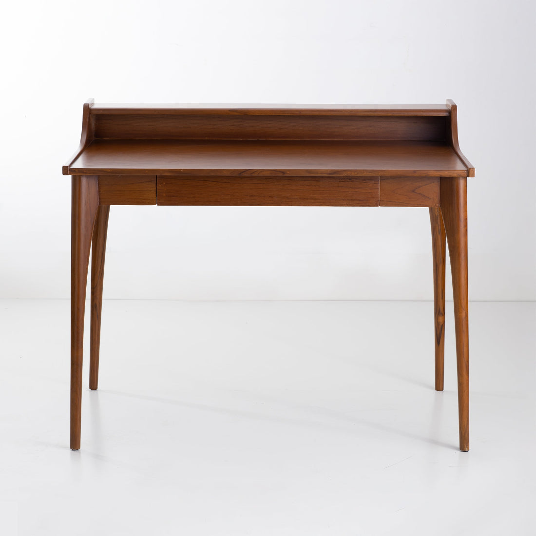 Dali Desk