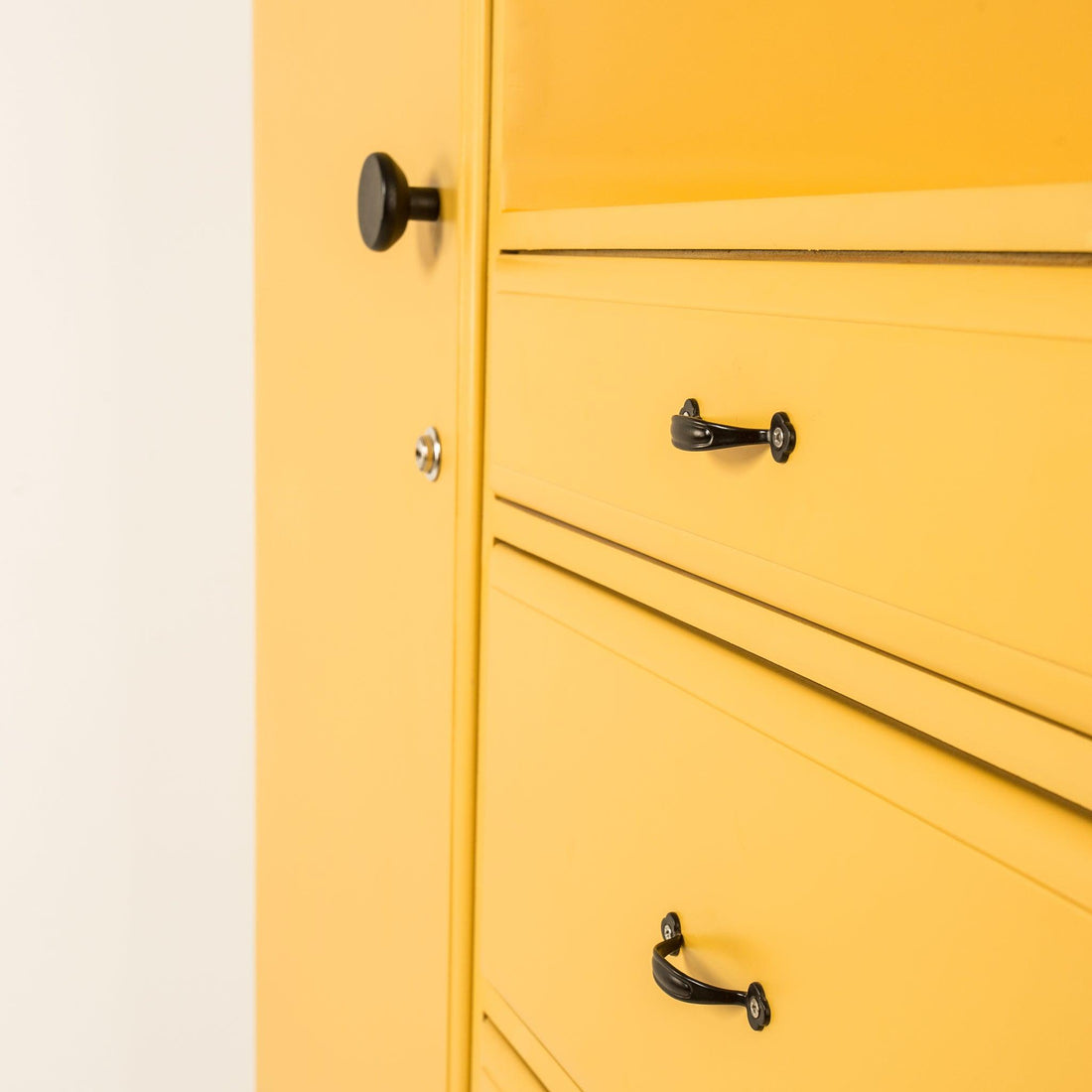 Yellow Cabinet- Himu (হিমু) - Bohu Bangladesh