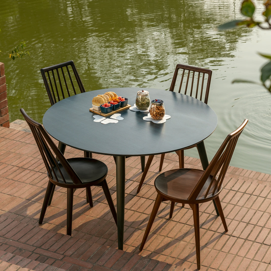 M21 Club Dining Table - Round - Bohu Bangladesh