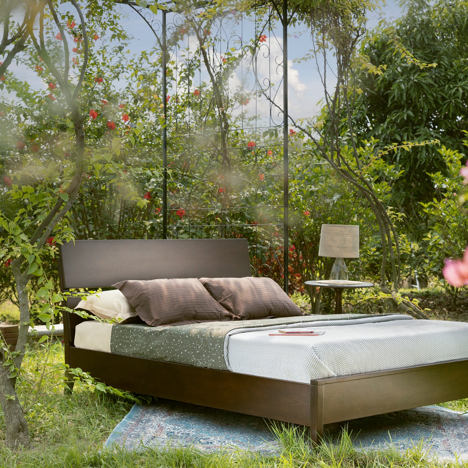 M21 Classic Bed
