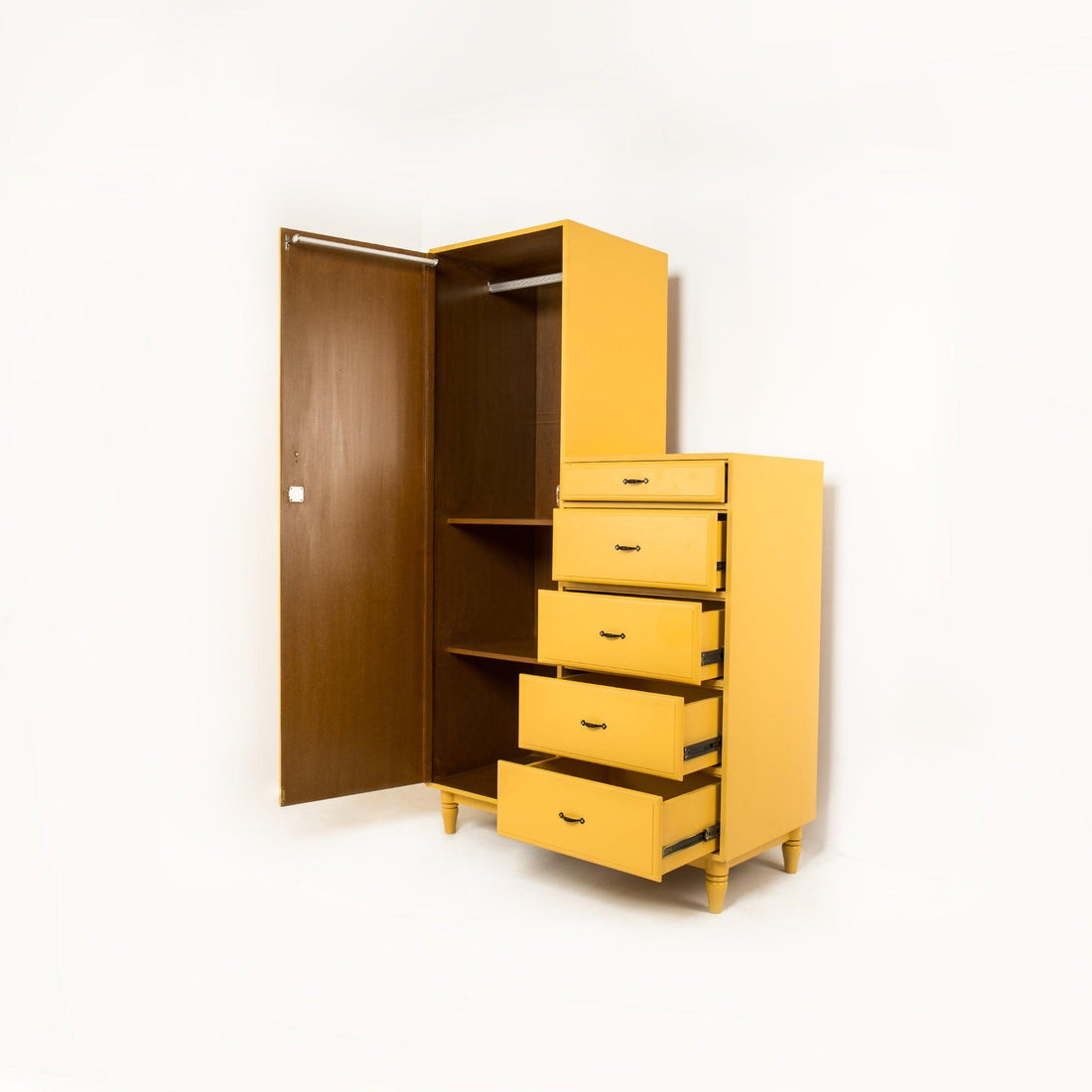 Yellow Cabinet- হিমু